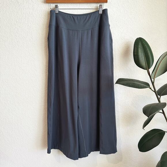 Lululemon Womens Wide Leg Crop Sweatpants Size 6 Lounge Soft Pull-On Athleisure - Picture 1 of 10